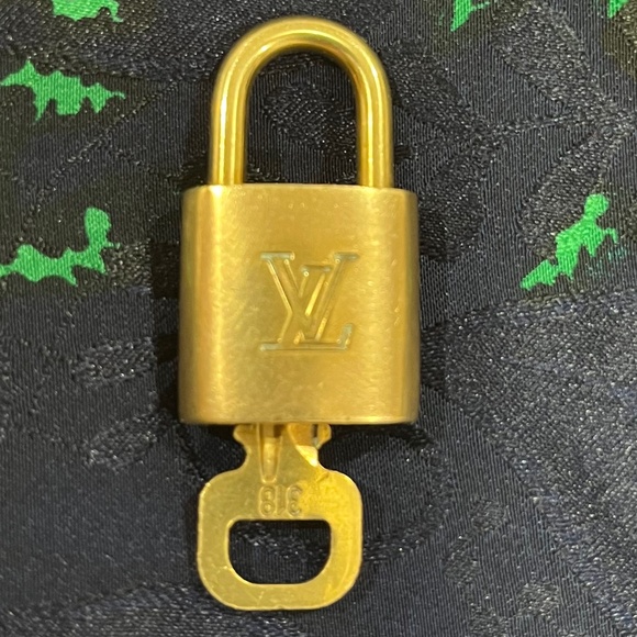 Padlock & Key - Picture 3 of 3